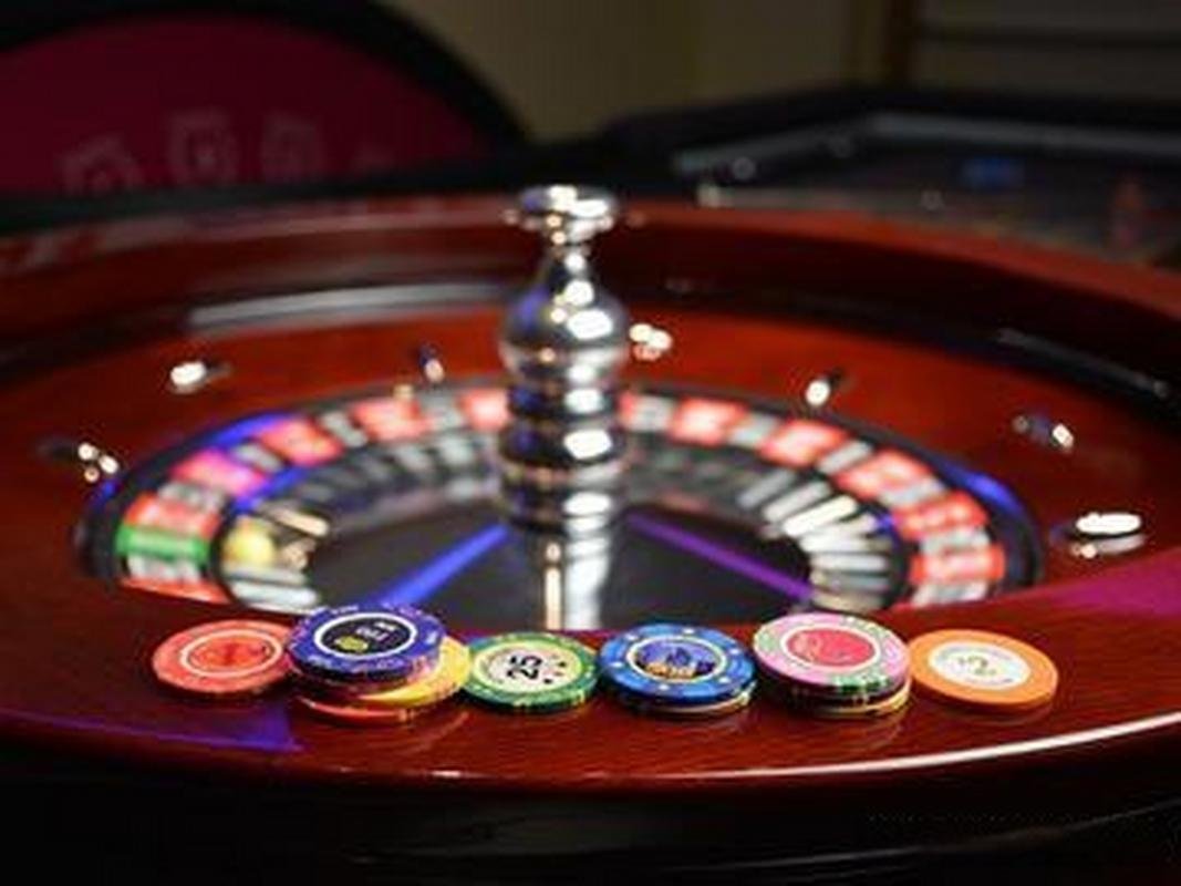 poker hand Mobile APP မှ Wave Money KBZPay AYA Pay ဖြင့် MMK ငွေသွင်းနေသောမြင်ကွင်း